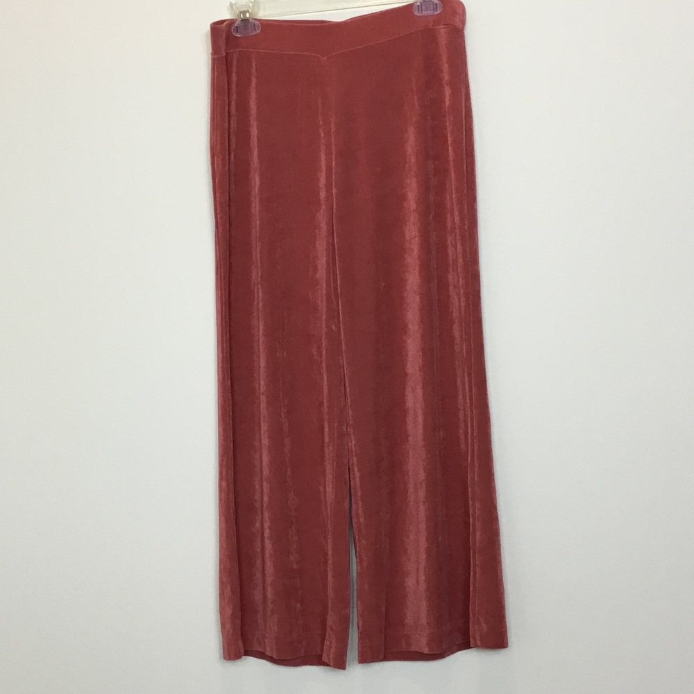Chico's Travelers Wide-Leg Pants in Dusty Rose size 1 (medium)